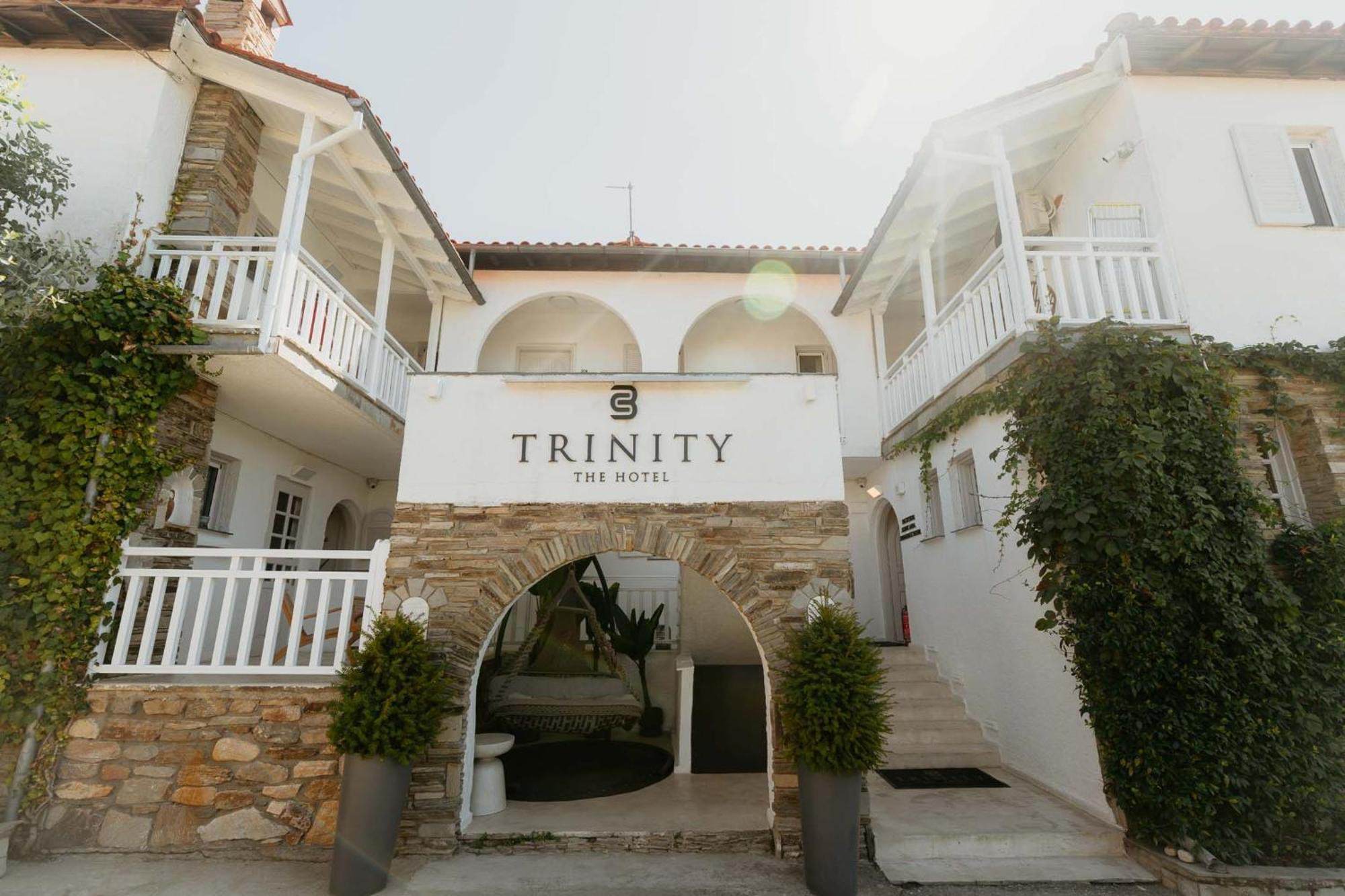 Trinity The Hotel Амоляни Екстериор снимка